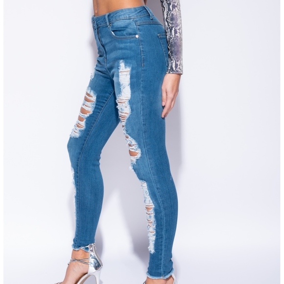 Distressed Frayed Hem High Waist Jeans - Picture 5 of 8